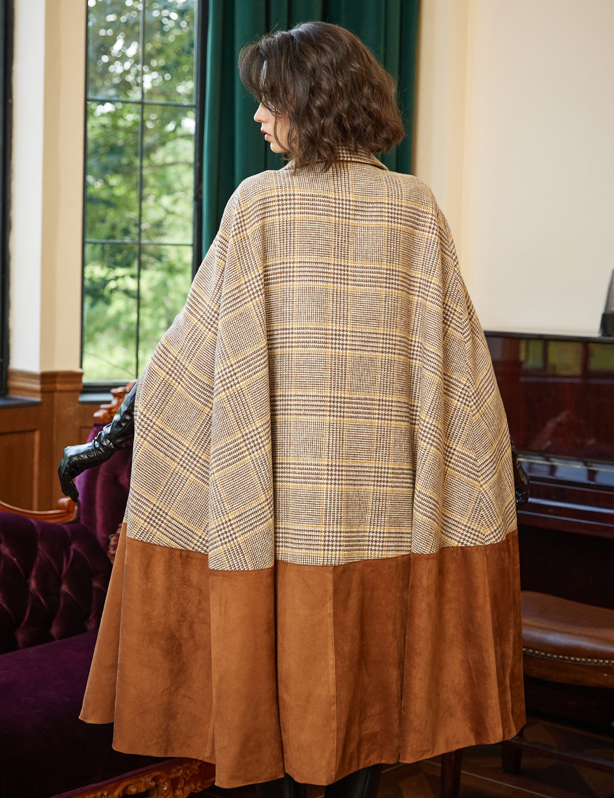 Capa de cuadros de mezcla de lana para mujer con mangas y cuello con aberturas