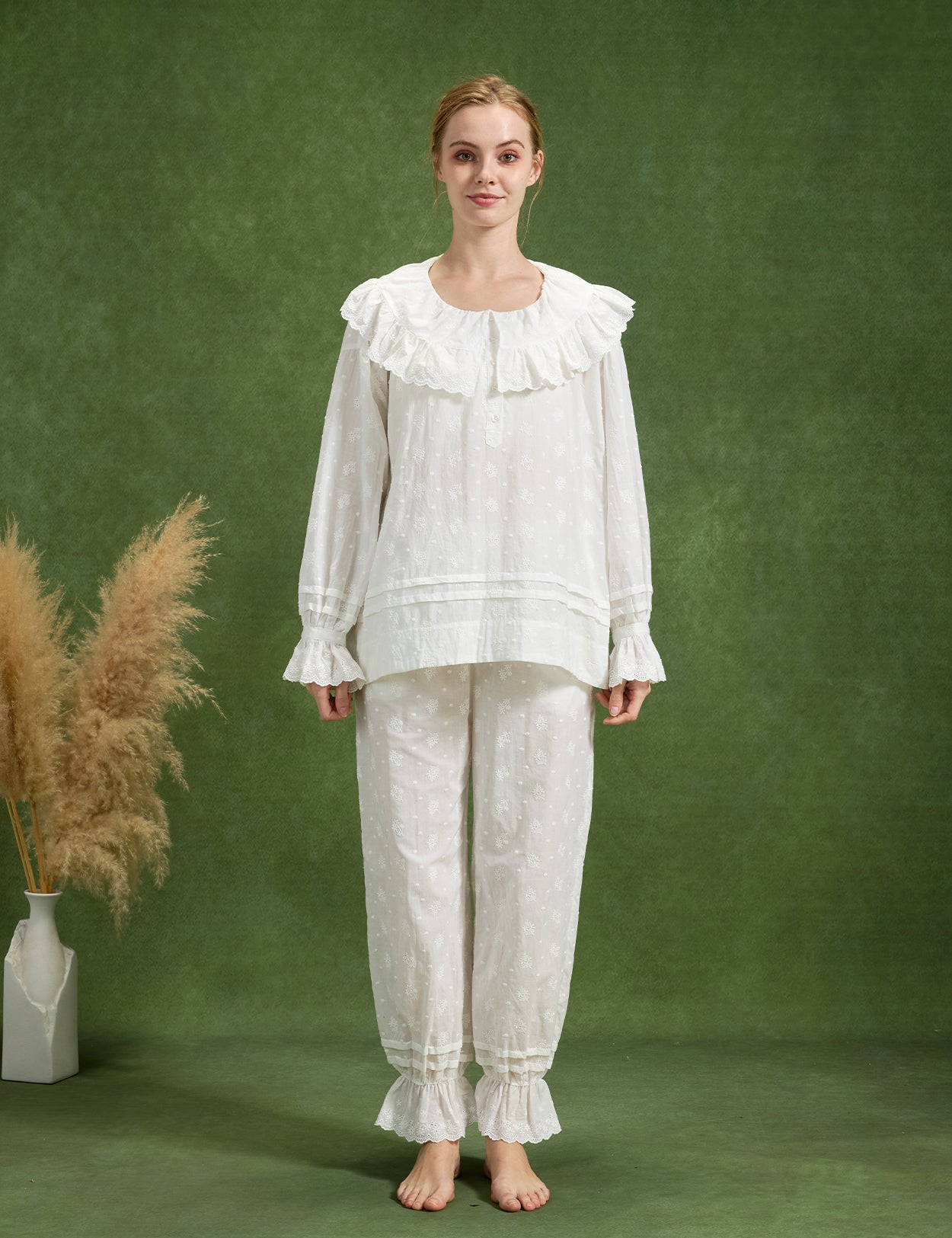 Geprägtes Baumwoll-Top mit Blumenmuster, Rüschenkragen und Volantsaum