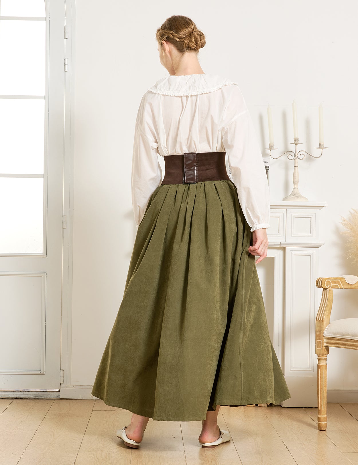 Falda estilo medieval con bolsillos y cintura elástica