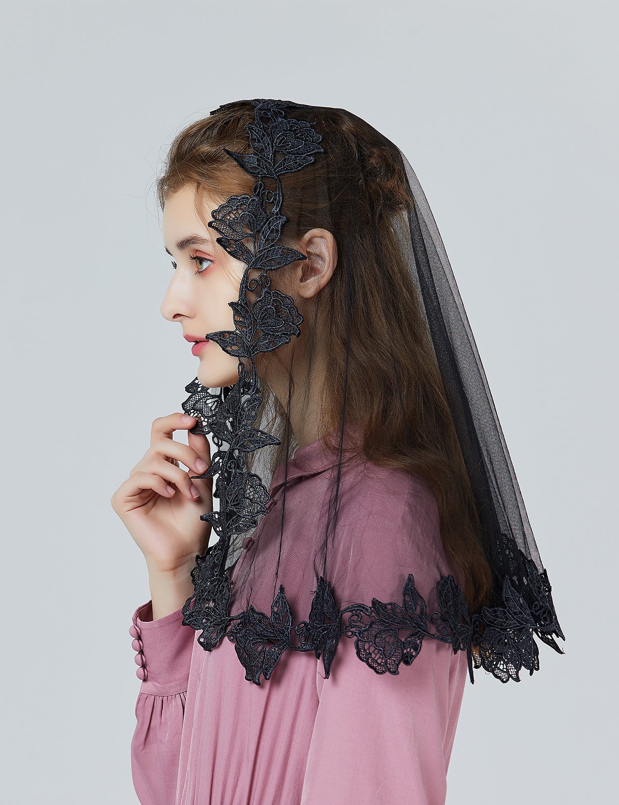 Spitzen-Mantilla-Schleier für die Kirche | Erstkommunion & Lateinische Messe