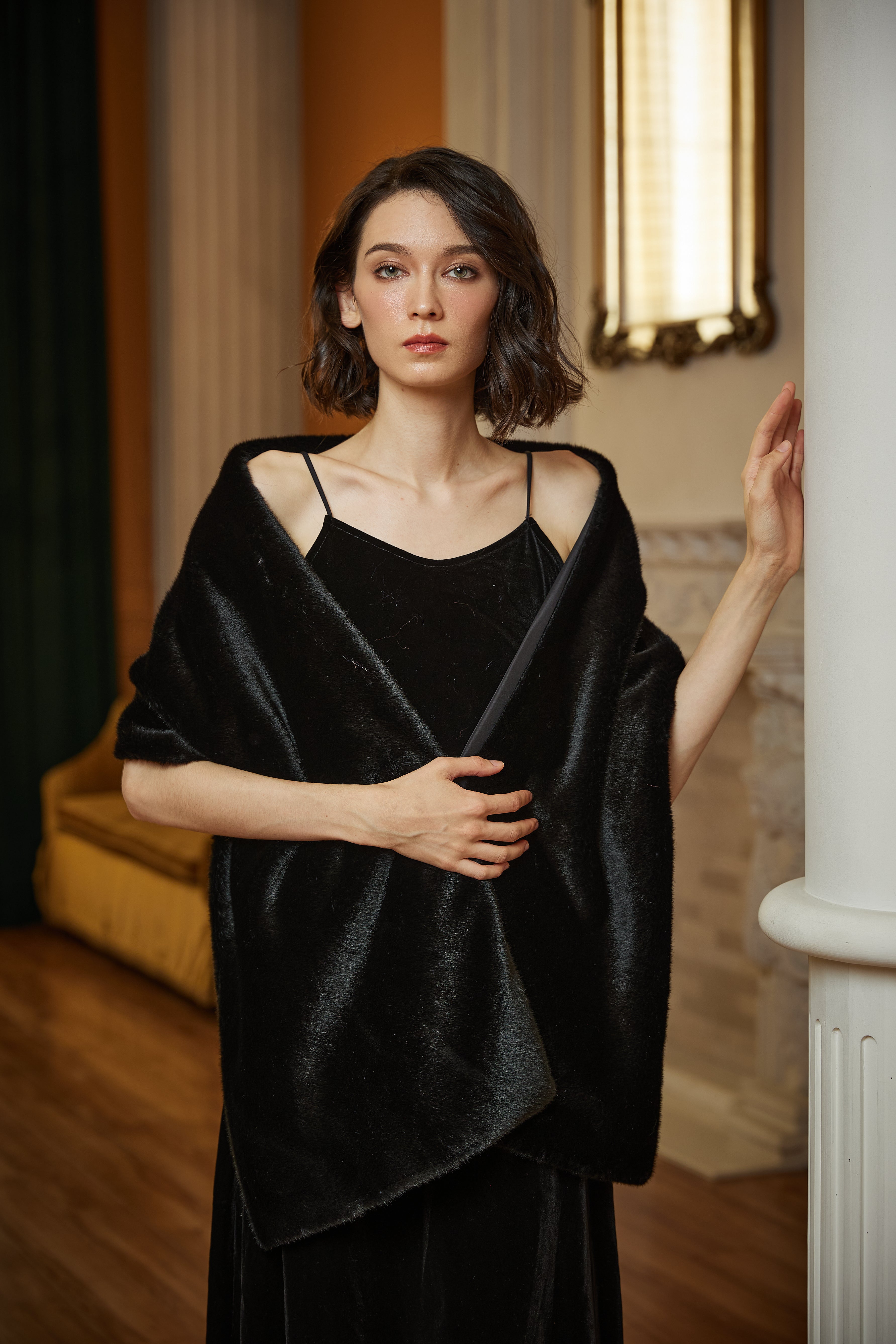Women's faux fur wedding shawl