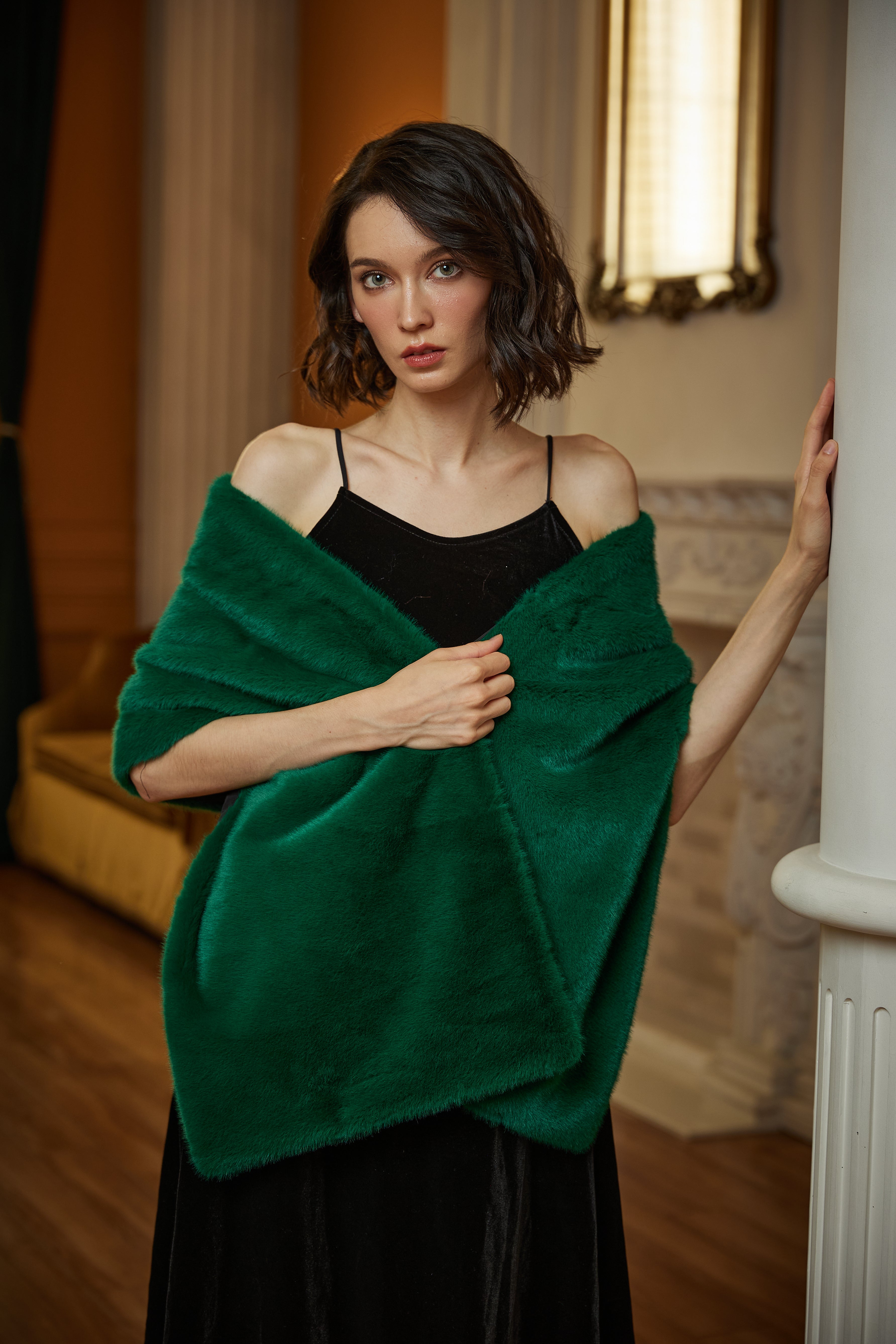 Women's faux fur wedding shawl
