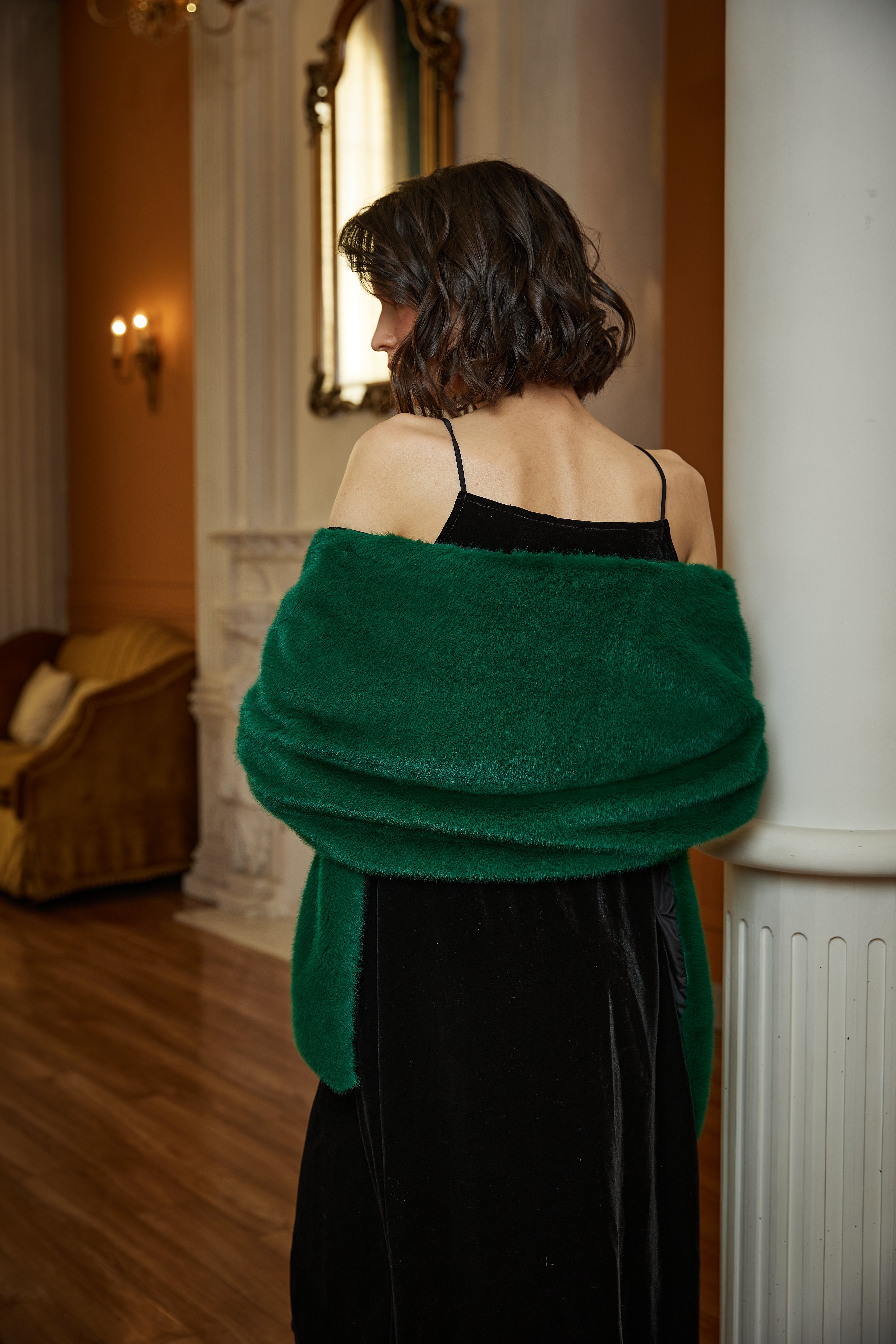 Women's faux fur wedding shawl