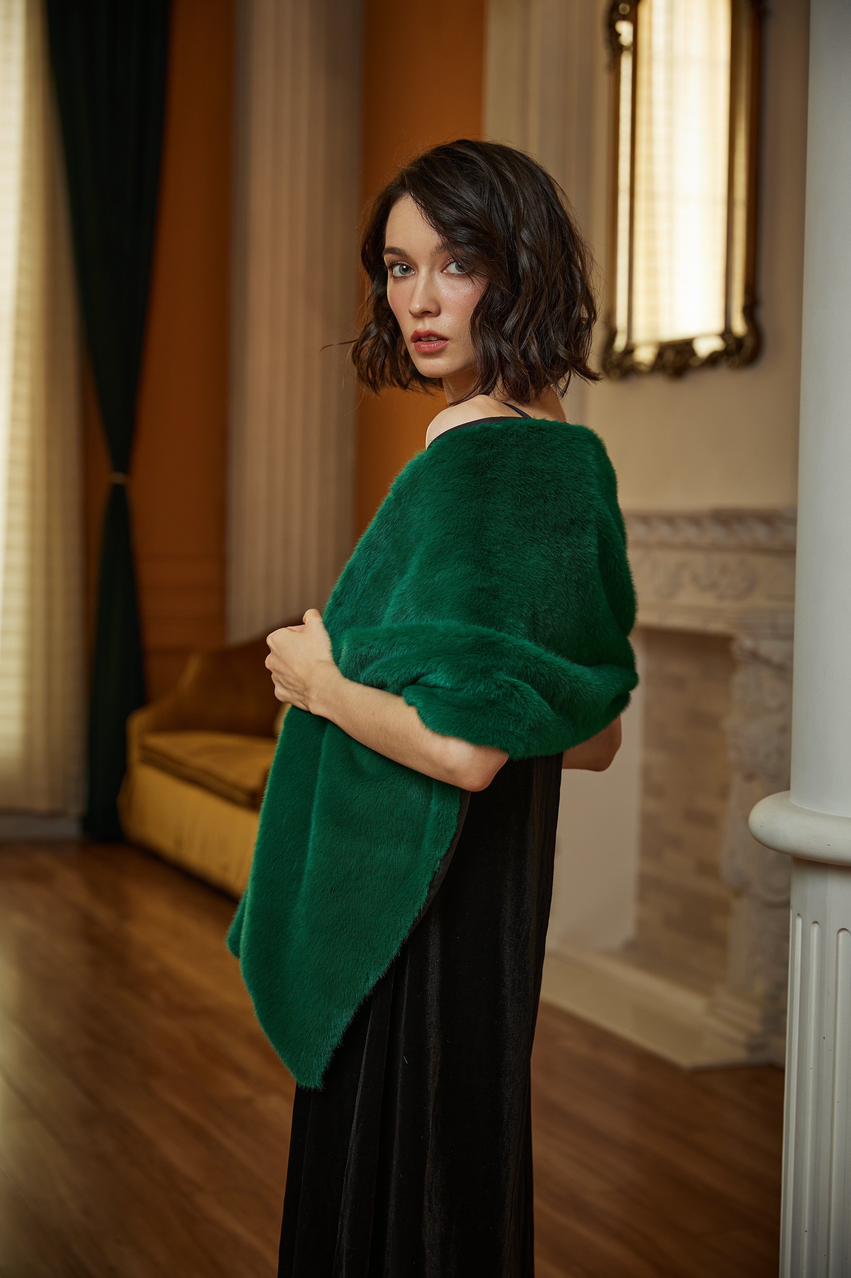Women's faux fur wedding shawl