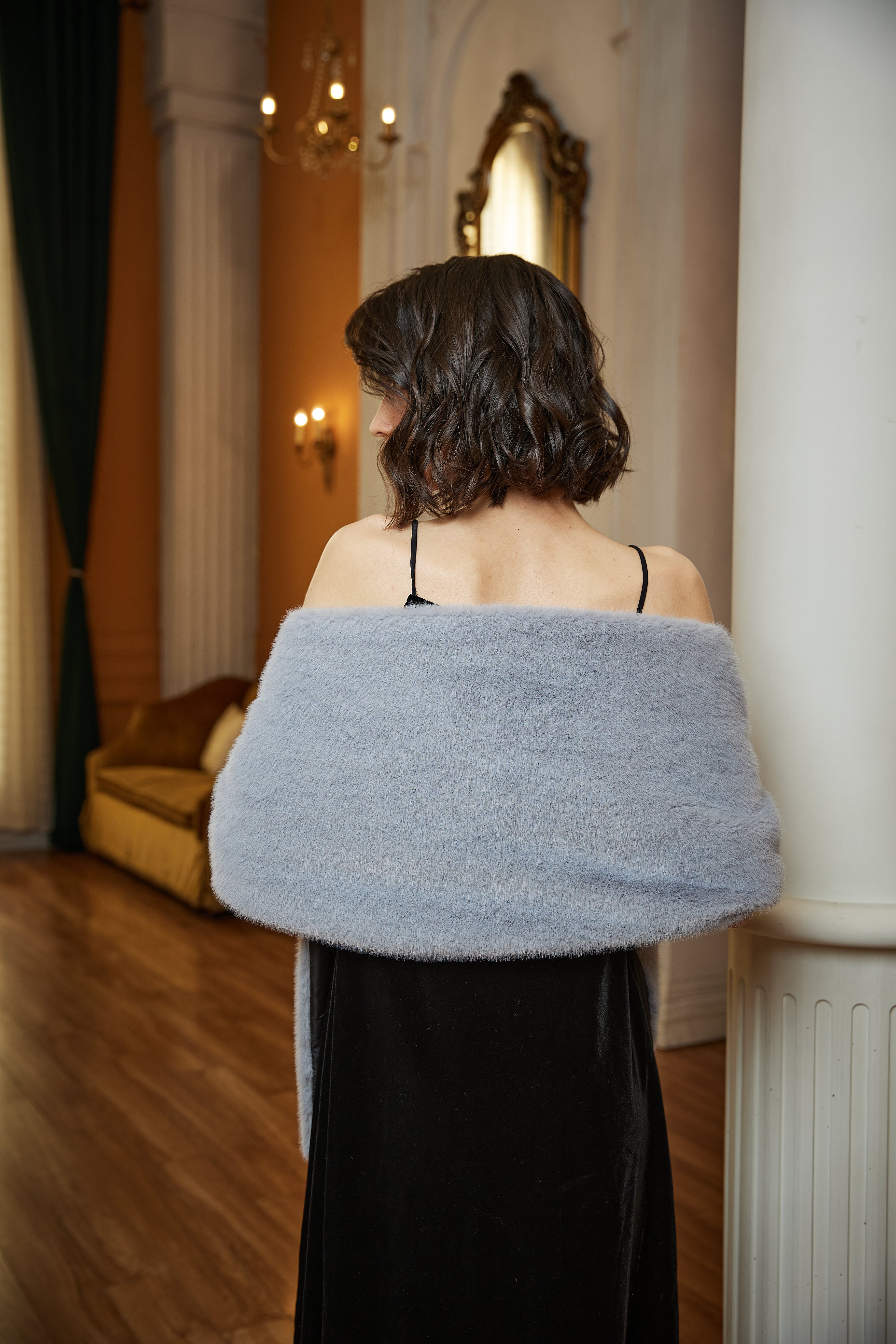 Women's faux fur wedding shawl