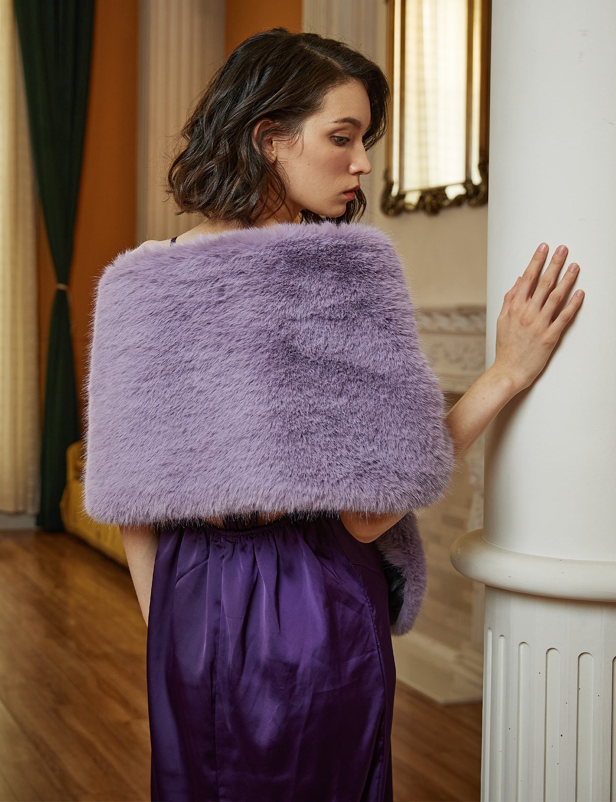 Elegant faux fur bridal shawl and wedding wrap for winter ceremonies