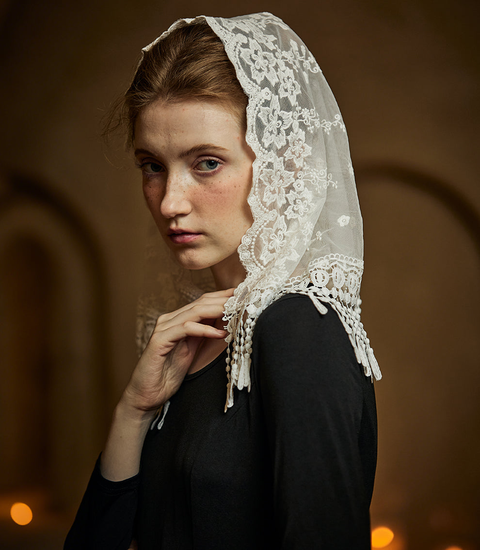 Voile d'Église Ivoire avec Broderie Florale et Longs Franges