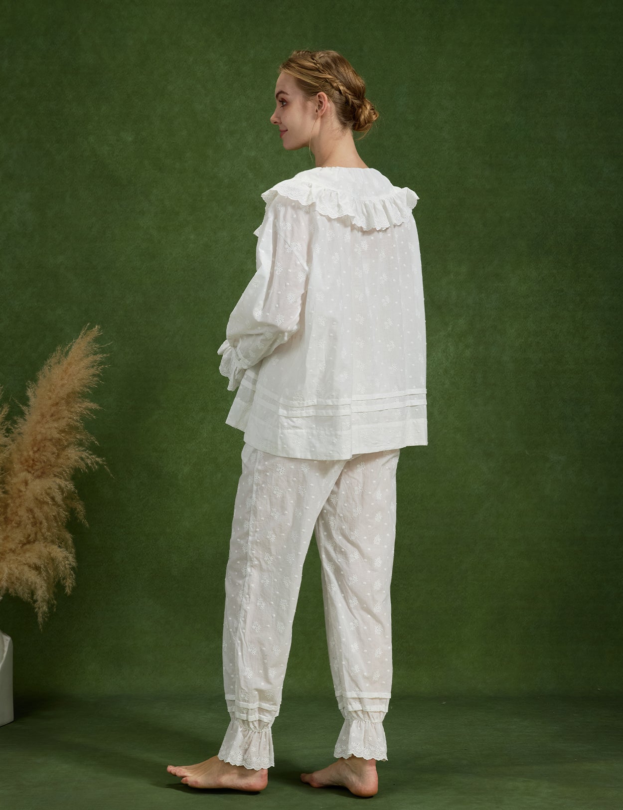 Geprägtes Baumwoll-Top mit Blumenmuster, Rüschenkragen und Volantsaum