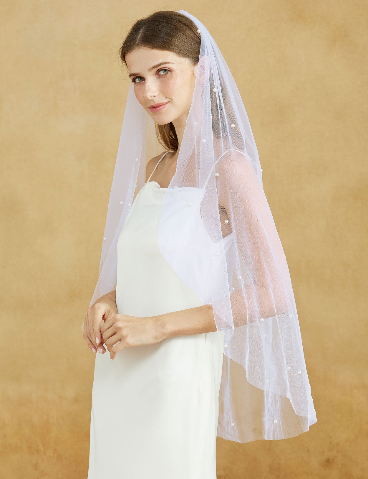 Single Layer Pearl Bridal Veil with Metal Comb - Elegant Wedding Accessory (2 Colors / 6 Lengths)