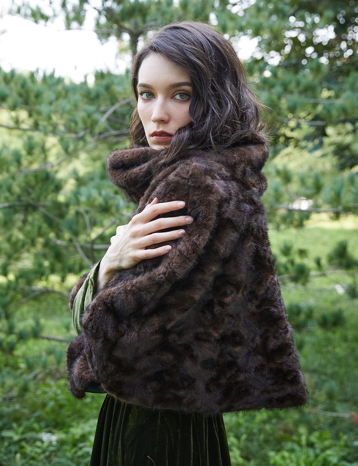 Capa Aconchegante de Pêlo Sintético de Vison – Camisola de Estilo Medieval