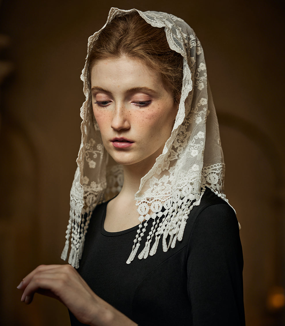 Voile d'Église Ivoire avec Broderie Florale et Longs Franges