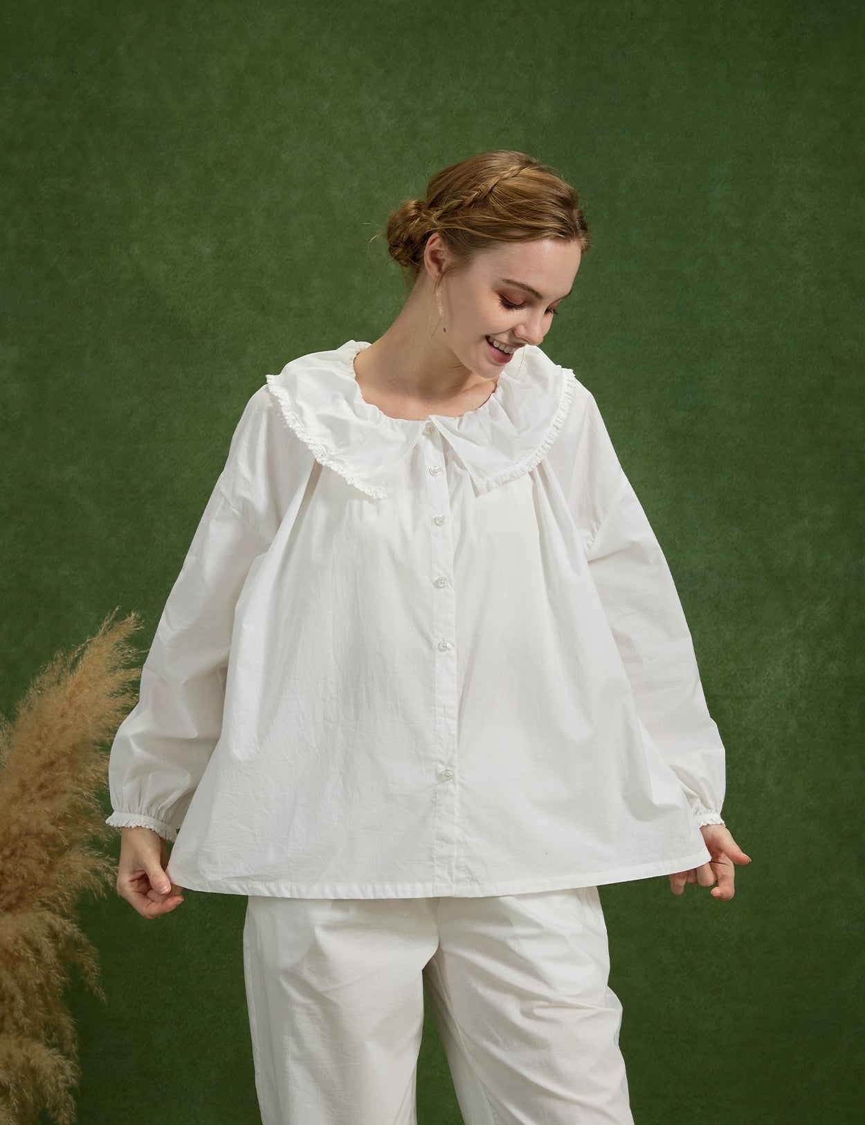 Women's Vintage Victorian Blouse with Peter Pan Collar & Puff Sleeves