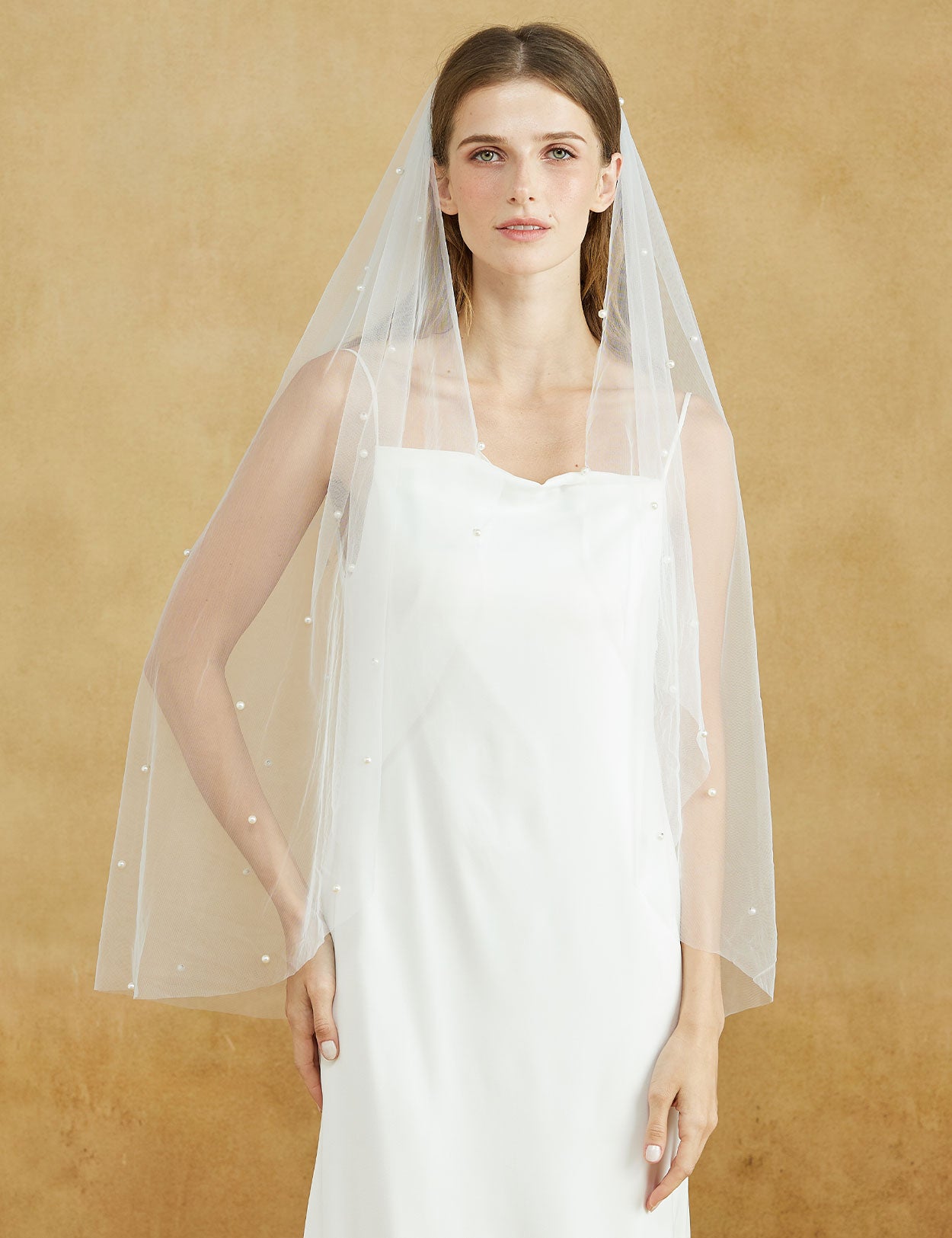 Single Layer Pearl Bridal Veil with Metal Comb - Elegant Wedding Accessory (2 Colors / 6 Lengths)