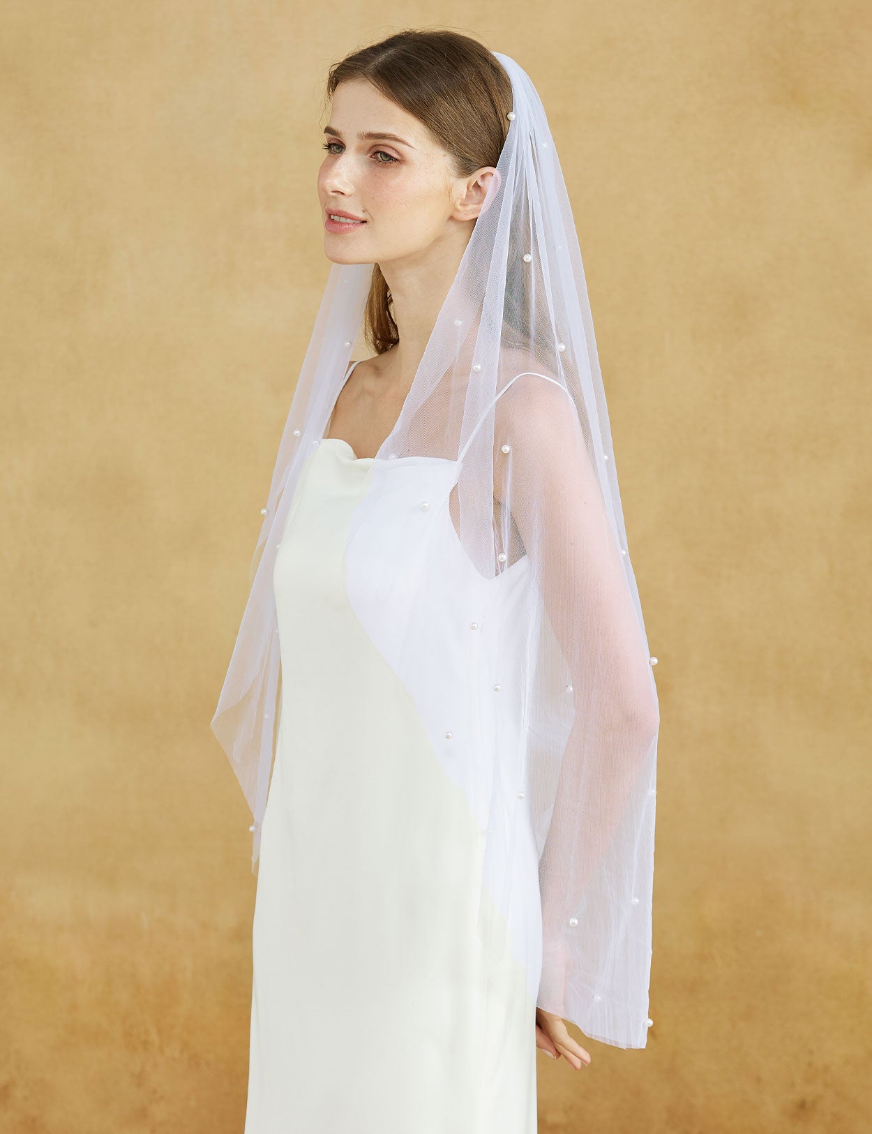 Single Layer Pearl Bridal Veil with Metal Comb - Elegant Wedding Accessory (2 Colors / 6 Lengths)