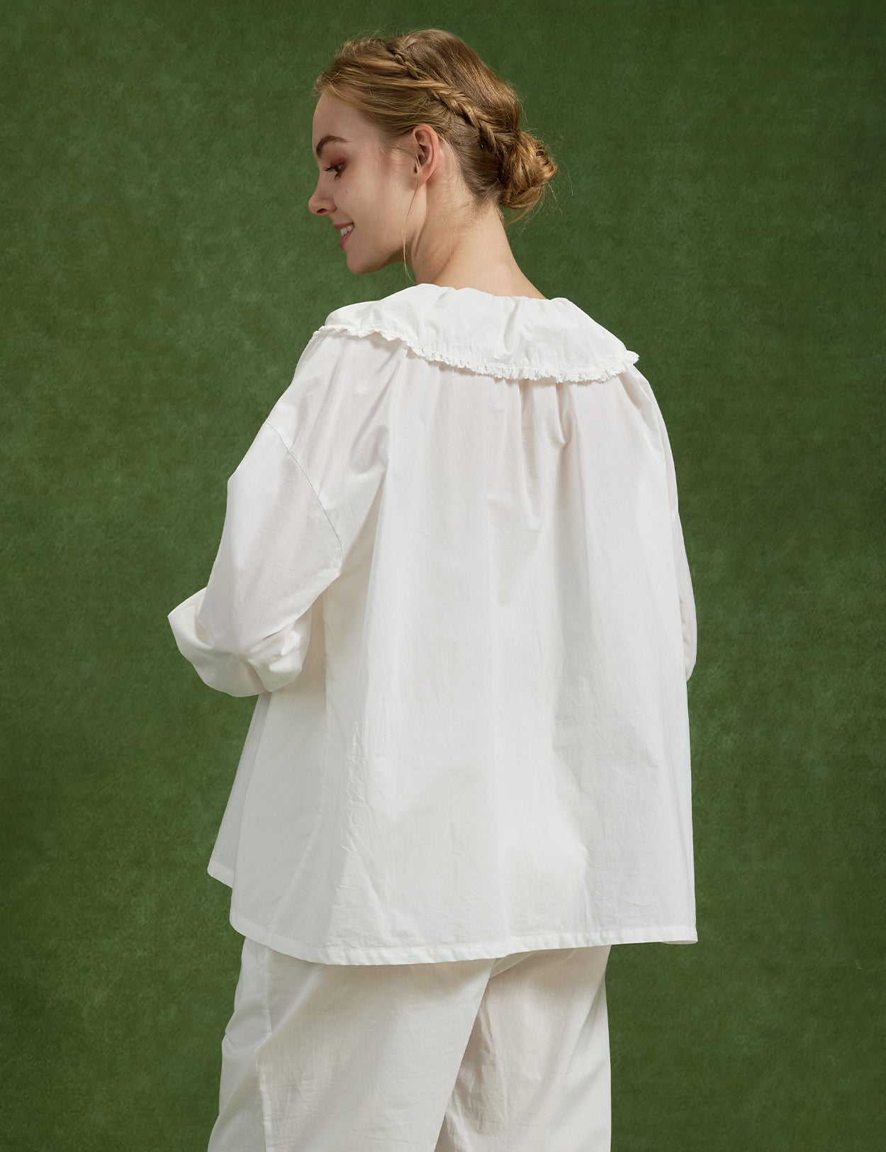 Viktorianische Vintage-Bluse für Damen mit Peter-Pan-Kragen und Puffärmeln