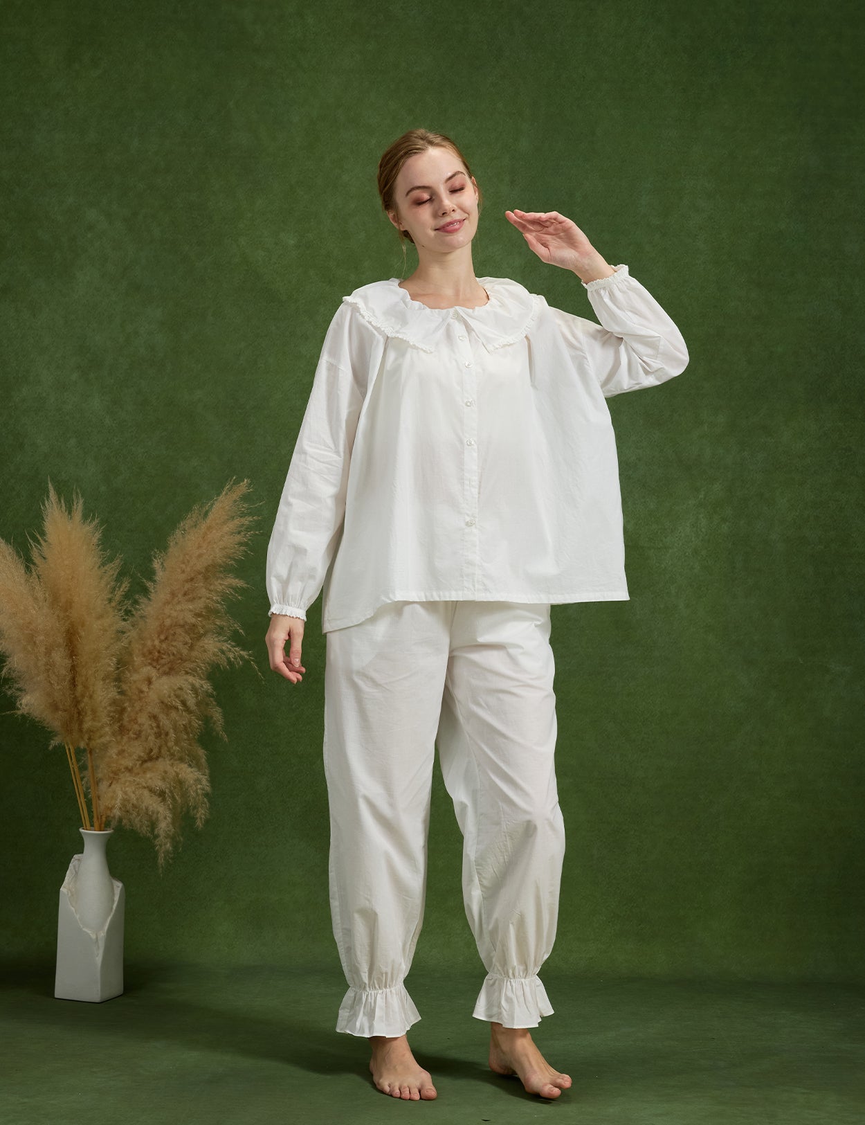 Viktorianische Vintage-Bluse für Damen mit Peter-Pan-Kragen und Puffärmeln