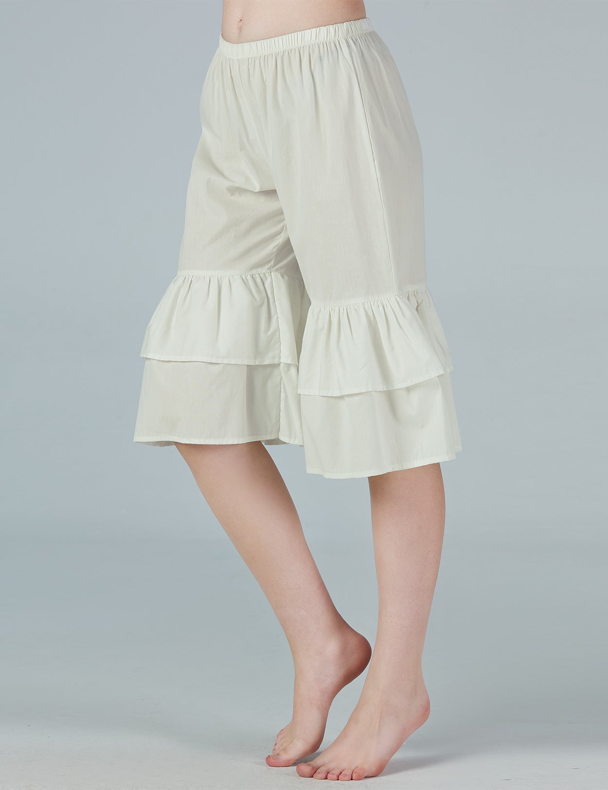 Cotton ruffled bloomer shorts with vintage lace trim in cream