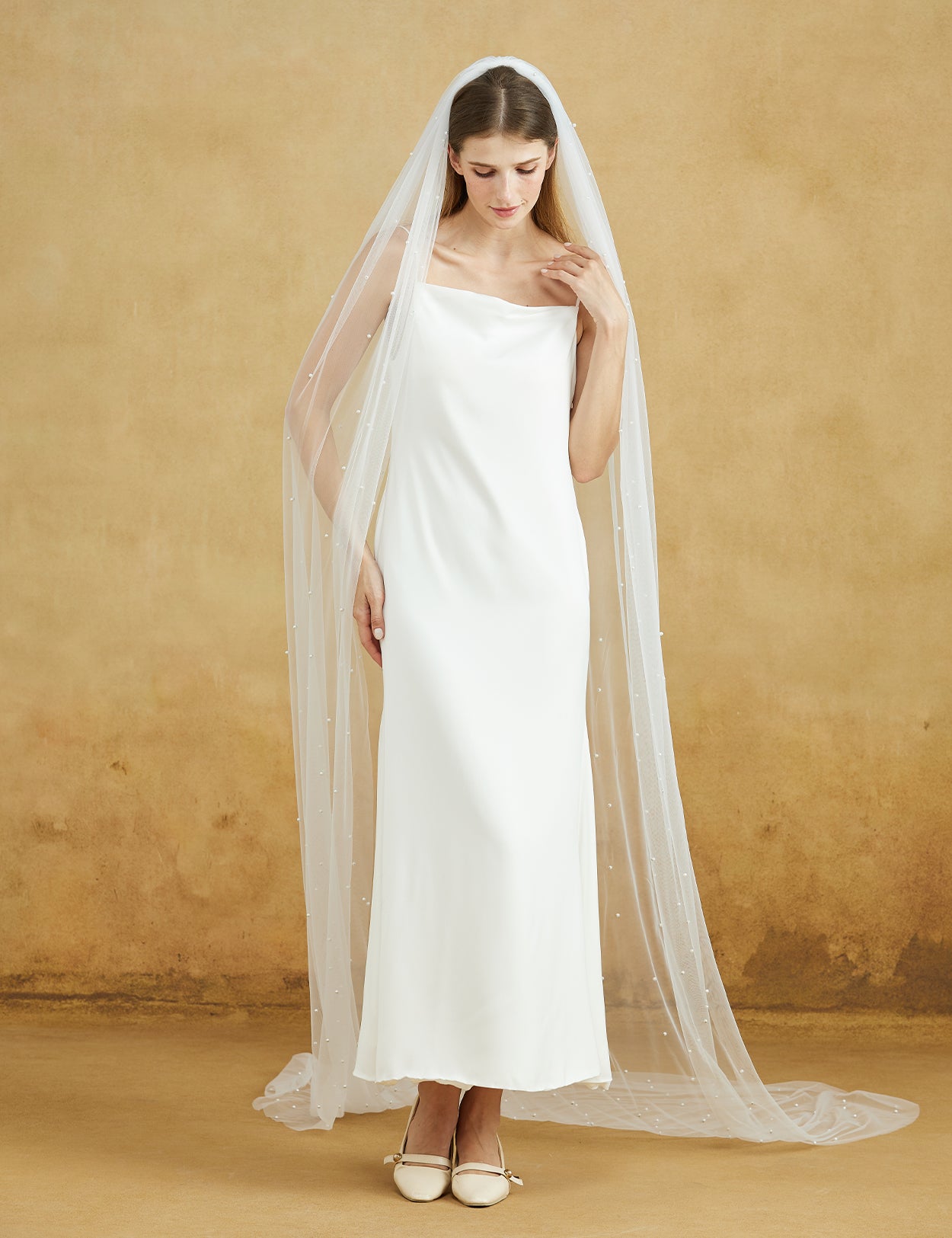 single layer pearl bridal veil with metal comb