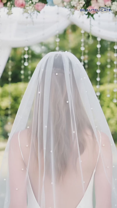 single layer pearl bridal veil with metal comb